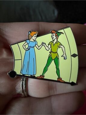 Disney Peter Pan & Wendy OE pin